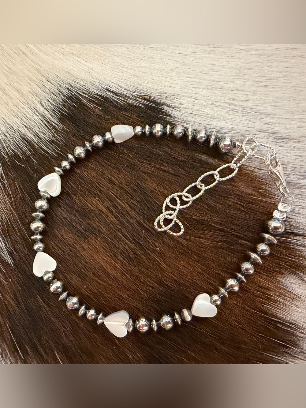 ❤️ Sterling Mother of Pearl Hearts & Desert Pearls 3mm, 4mm, 5mm Bracelet 7+2”L - Picture 4 of 11